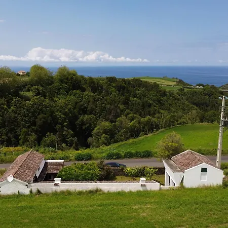Casa Do Lenho Holiday home Achadinha